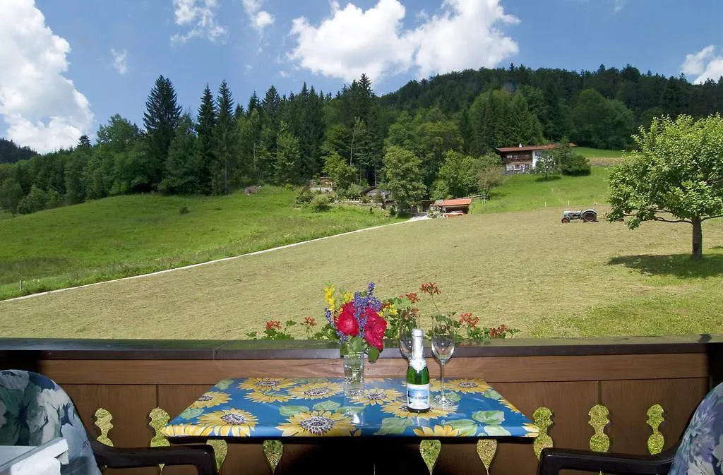 Haus Christl Reit Im Winkl, Kostenloser Parkplatz, 5 Minuten Zum Ortszentrum, Ruhige Lage, Wlan Apartment
