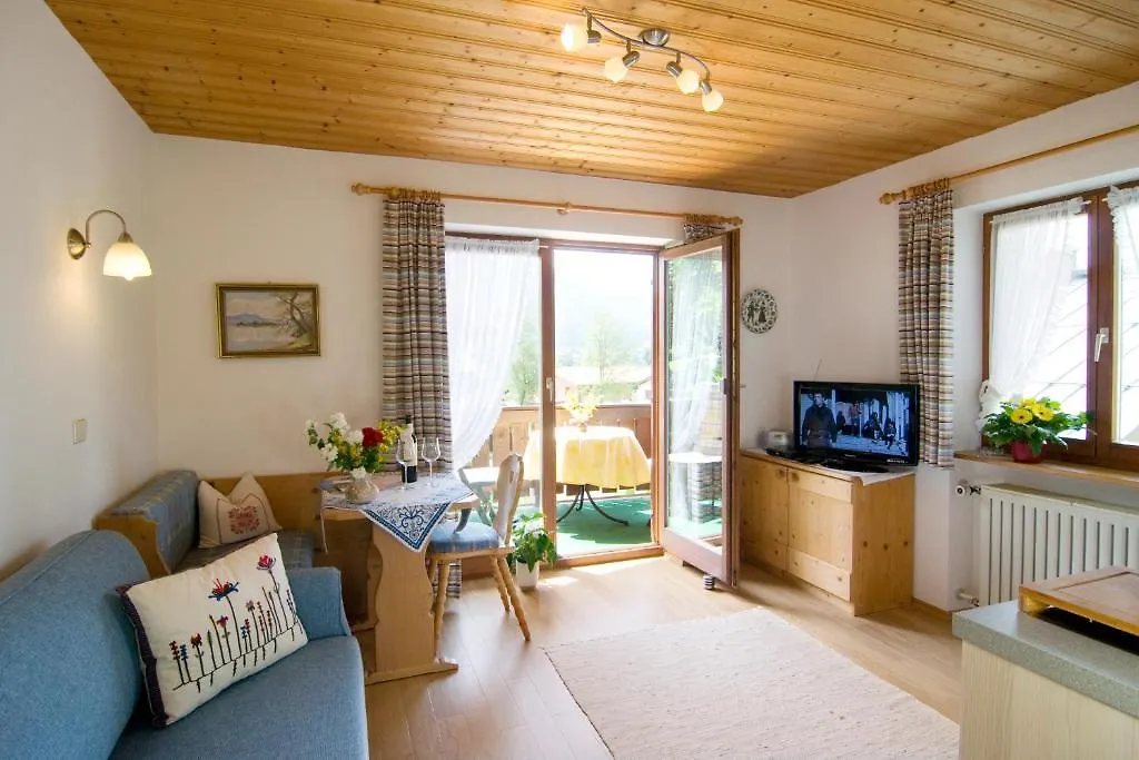 Apartment Haus Christl Reit Im Winkl, Kostenloser Parkplatz, 5 Minuten Zum Ortszentrum, Ruhige Lage, Wlan