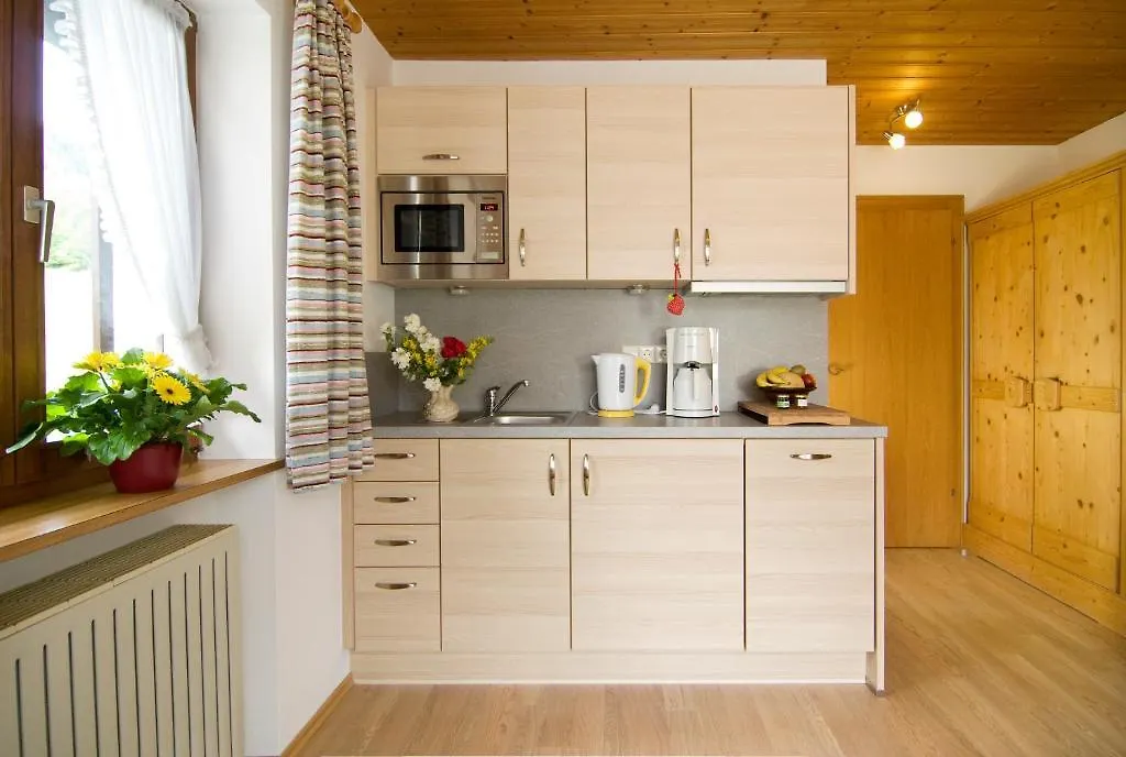 Apartment Haus Christl Reit Im Winkl, Kostenloser Parkplatz, 5 Minuten Zum Ortszentrum, Ruhige Lage, Wlan Germany