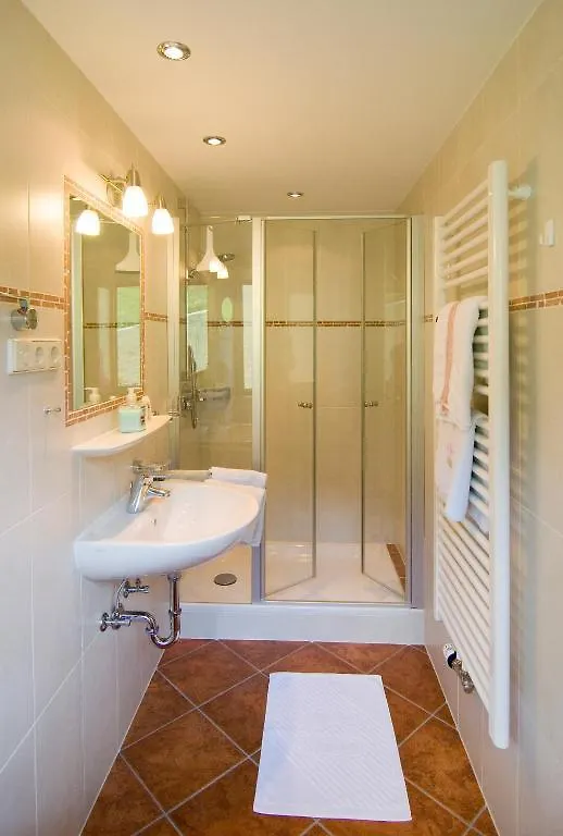 Haus Christl Reit Im Winkl, Kostenloser Parkplatz, 5 Minuten Zum Ortszentrum, Ruhige Lage, Wlan