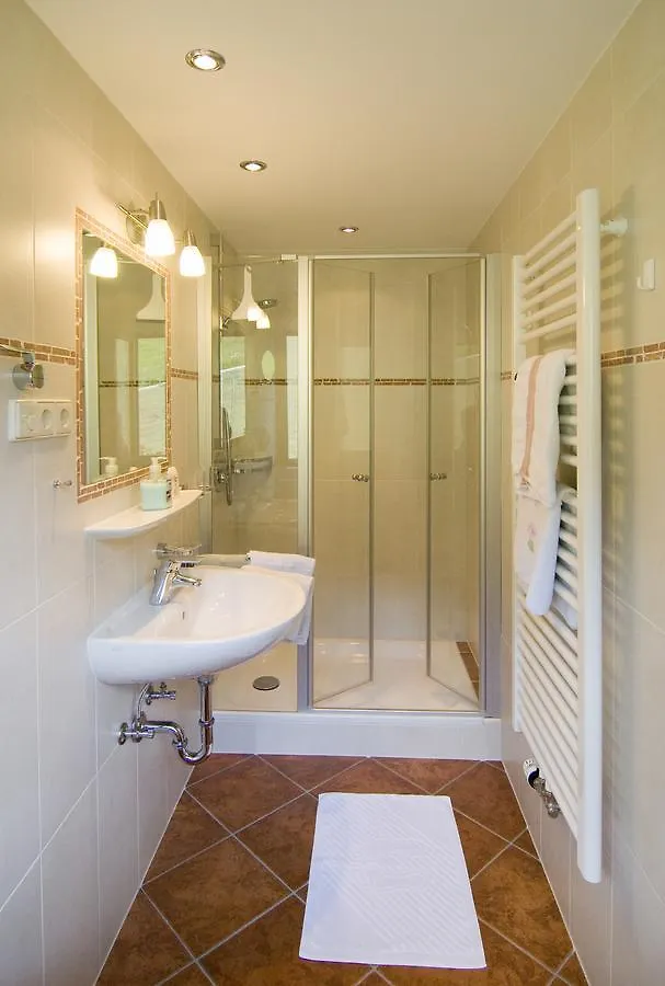 Haus Christl Reit Im Winkl, Kostenloser Parkplatz, 5 Minuten Zum Ortszentrum, Ruhige Lage, Wlan Apartment